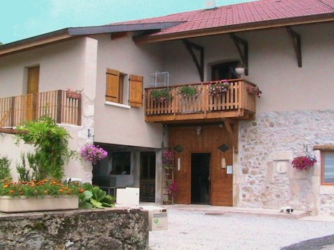 La Perrière - chambres d'hôtes du Bugey à Chanay dans l'Ain (01) chambres d'hôtes La Perrière à Chanay (Bugey) dans l'Ain (01)