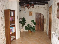 hall d'entrée de la chambre d'hôtes La Perrière - chambres d'hôtes du Bugey à Chanay dans l'Ain (01)