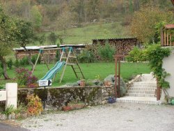chambres d'hôtes "La Perrière" - le jardin La Perrière - chambres d'hôtes du Bugey à Chanay dans l'Ain (01)